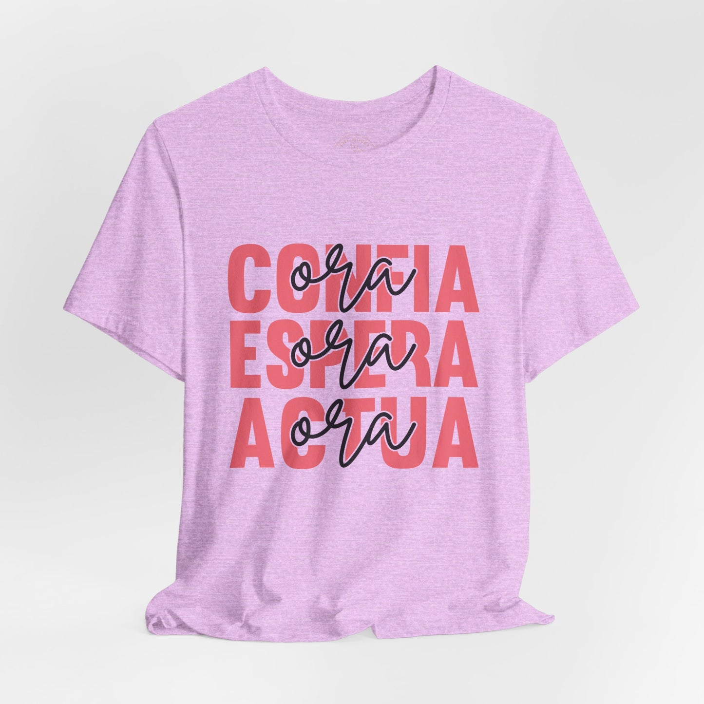 Coração Está Atoja Graphic Tee